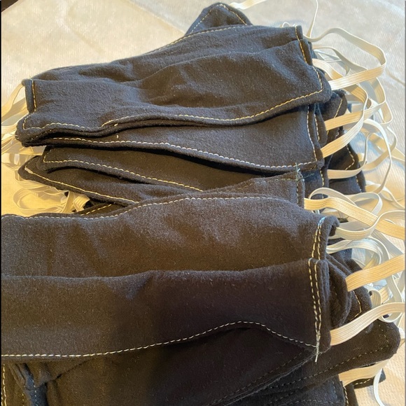 $3 each lot of four Face Masks Cloth β€οΈ$ donated - Picture 1 of 7